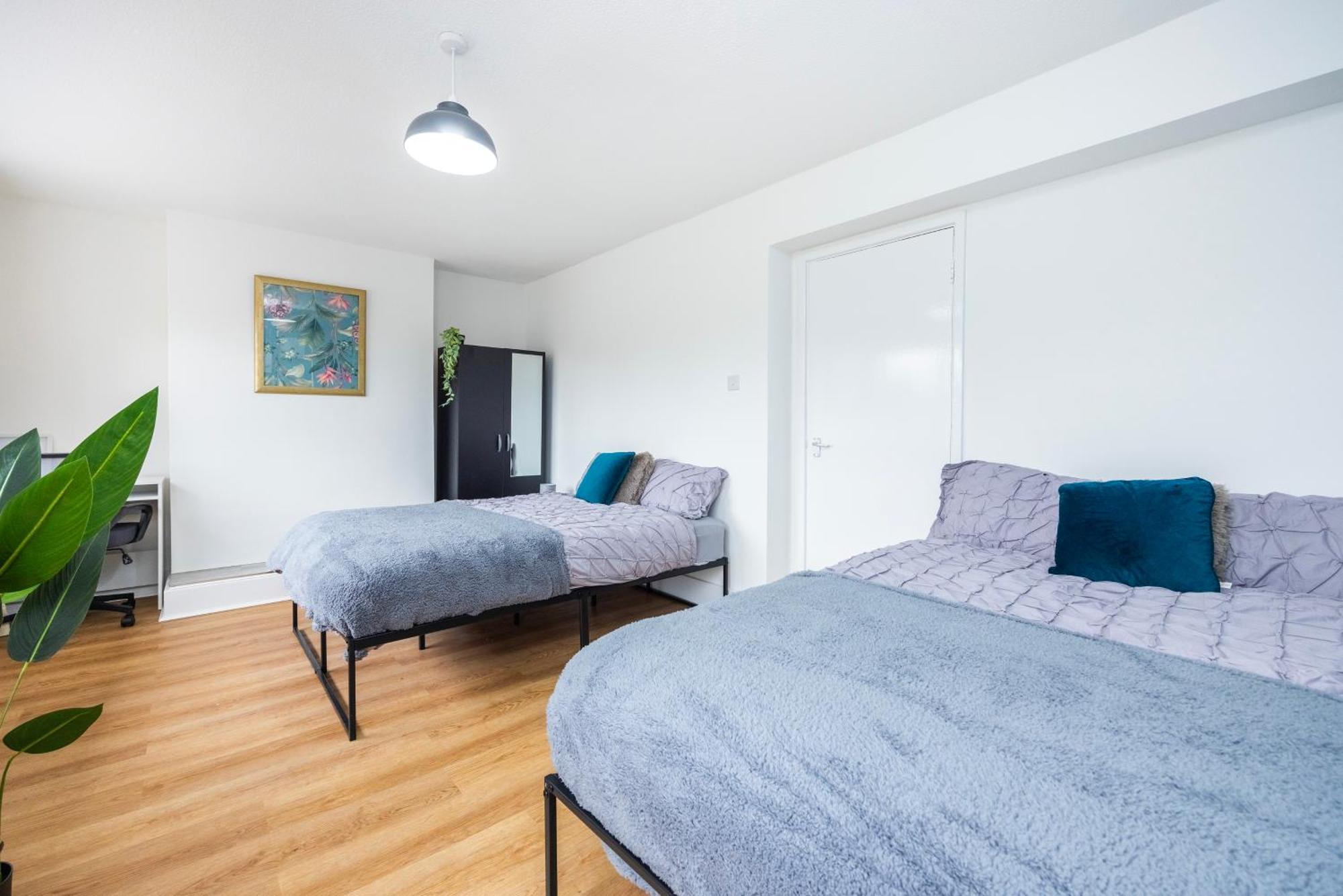 Excel O2 Stunning Large 3 Bedroom Apartment With Balcony 런던 외부 사진