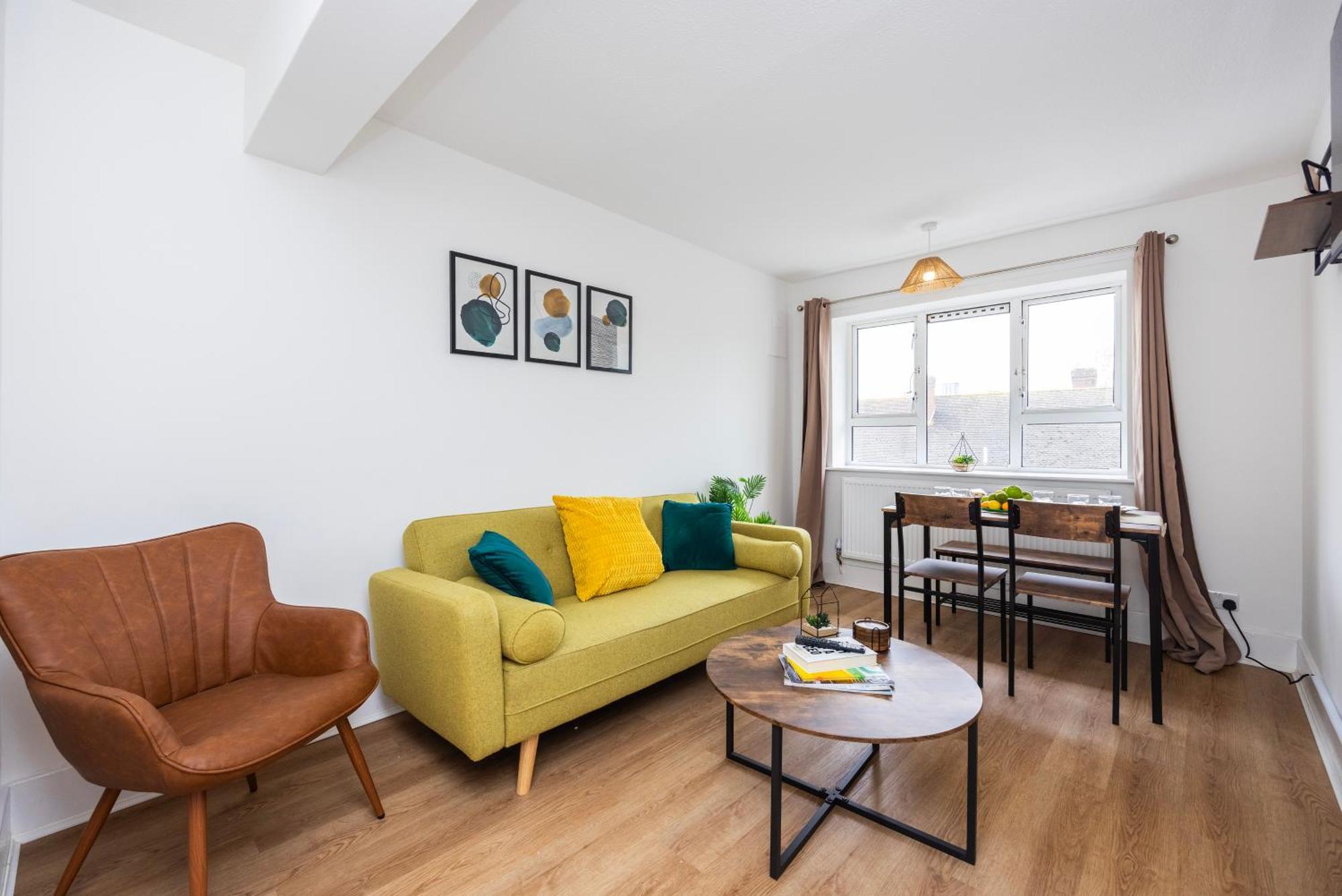 Excel O2 Stunning Large 3 Bedroom Apartment With Balcony 런던 외부 사진